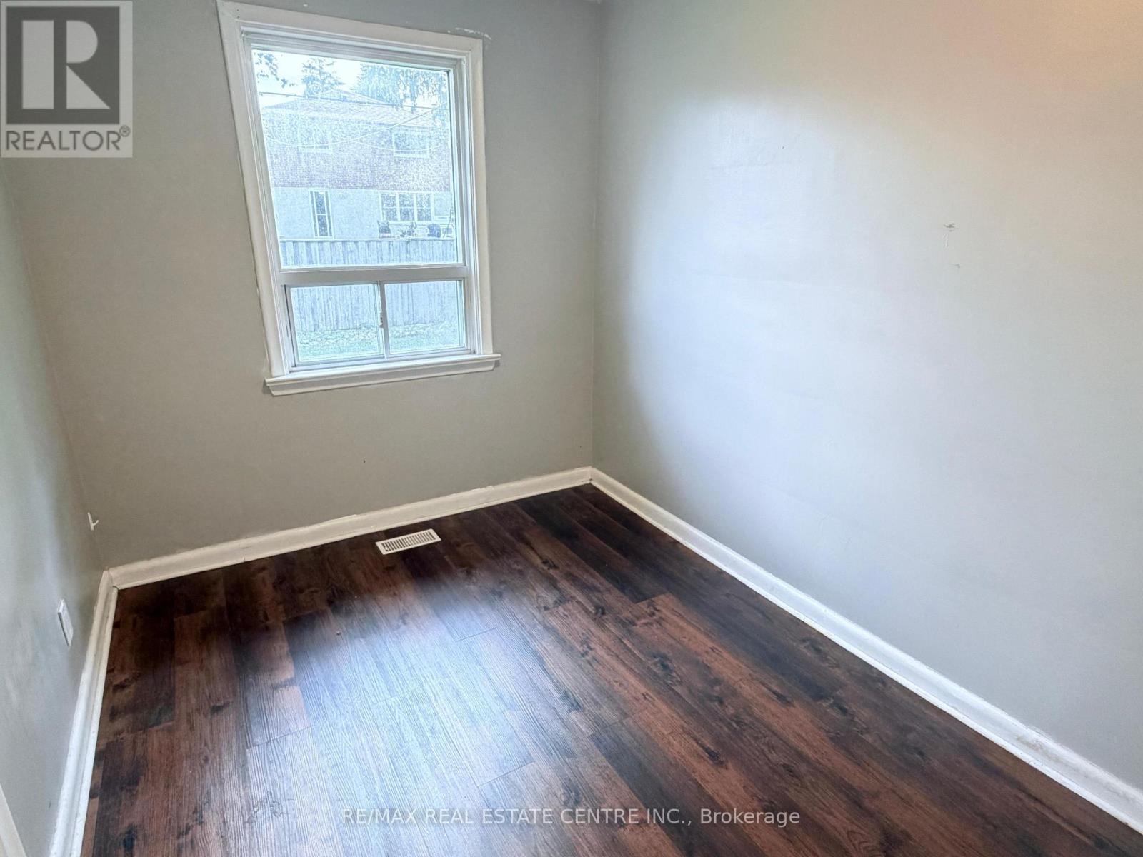 52 Sharbot Avenue, Toronto, Ontario  M1H 1Z1 - Photo 4 - E13551874