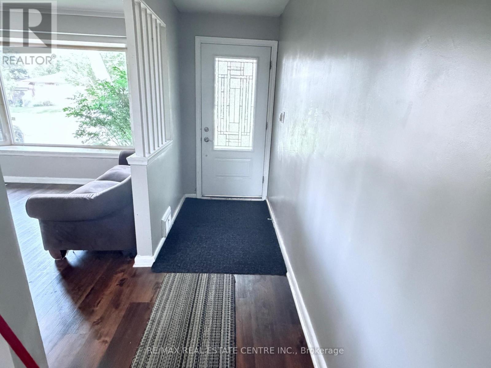 52 Sharbot Avenue, Toronto, Ontario  M1H 1Z1 - Photo 7 - E13551874