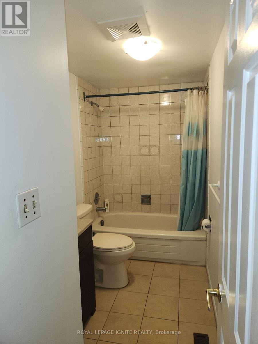 33 Lysander Court, Toronto, Ontario  M1V 3R2 - Photo 3 - E13551880