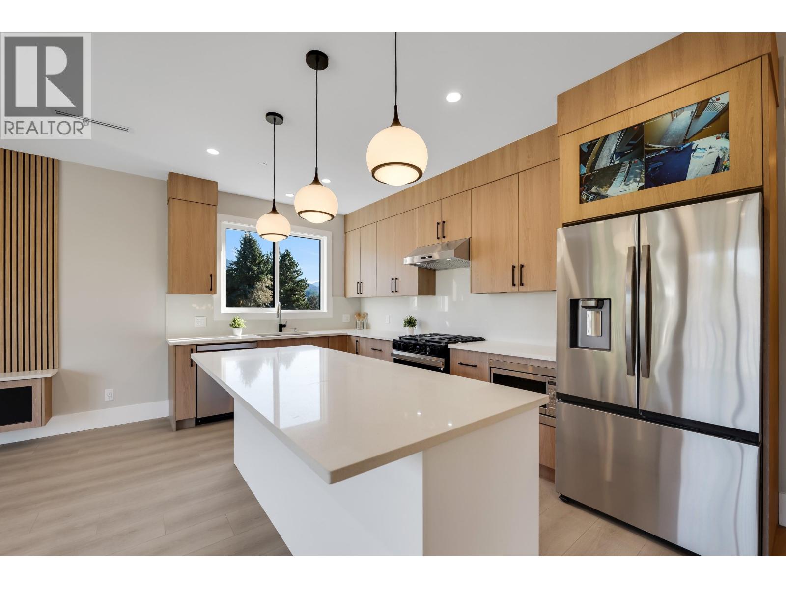 1352 Judd Road, Squamish, British Columbia  V0N 1H0 - Photo 4 - R3145207