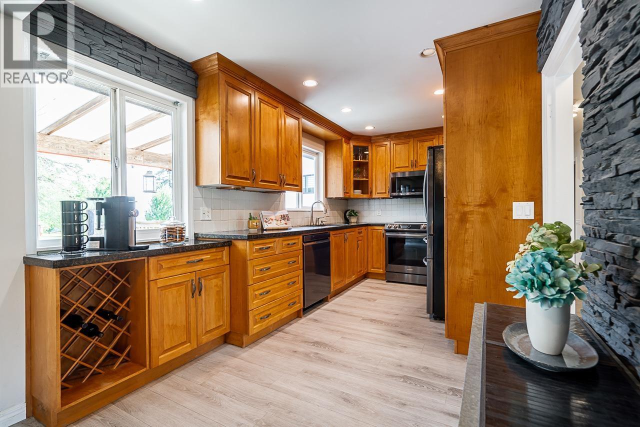 207 Mundy Street, Coquitlam, British Columbia V3K 5M1 - Photo 8 - R3145227