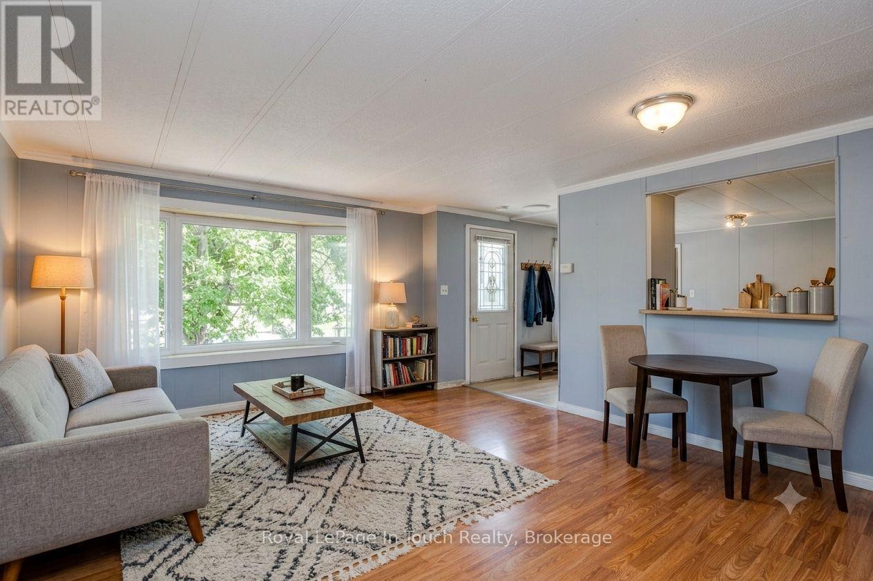 21 Vics Road, Midland, Ontario  L4R 4K3 - Photo 2 - S13551836
