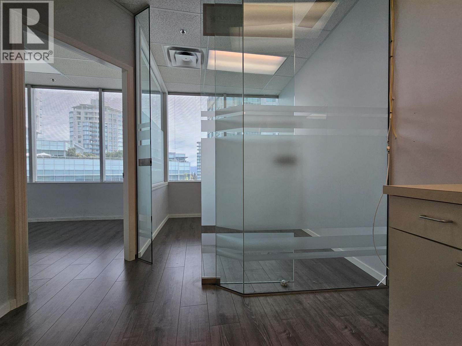 415 4538 Kingsway, Burnaby, British Columbia  V5H 4T9 - Photo 3 - C8080352