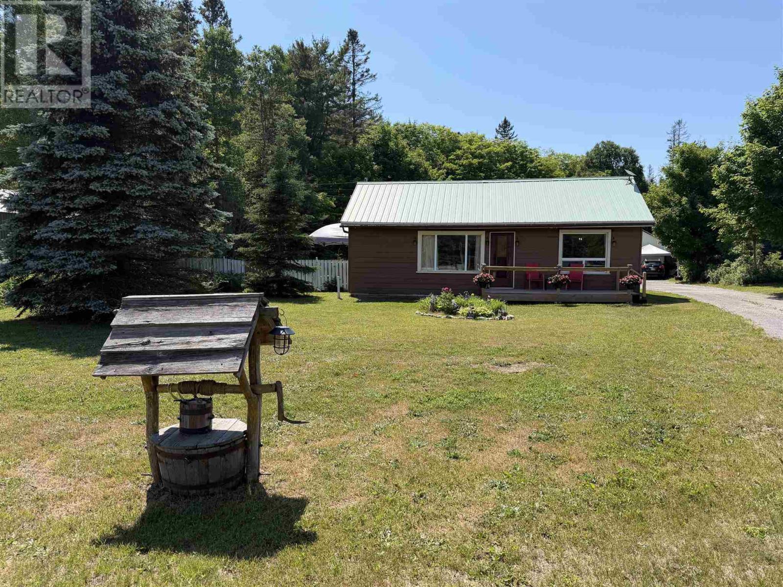 717 Highway 17 N, Aweres Township, Ontario