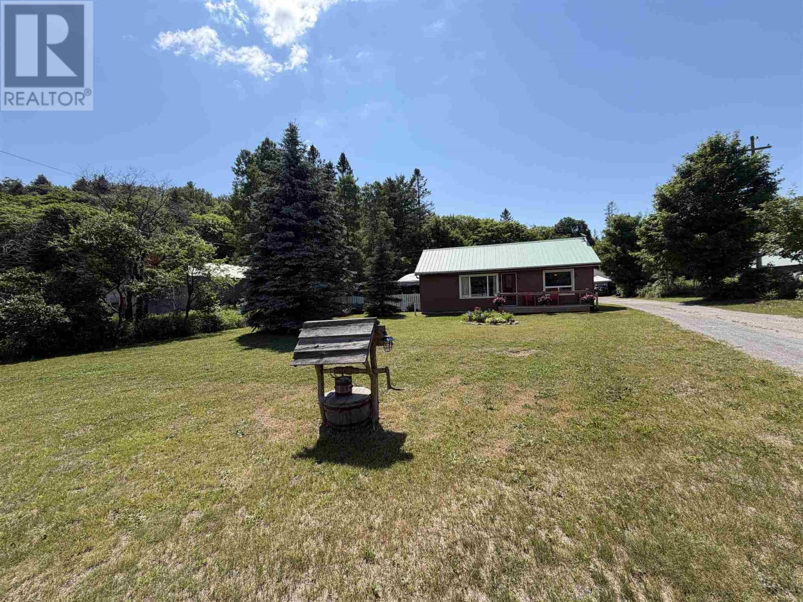 717 Highway 17 N, Aweres Township, Ontario  P6A 5K7 - Photo 2 - SM261822