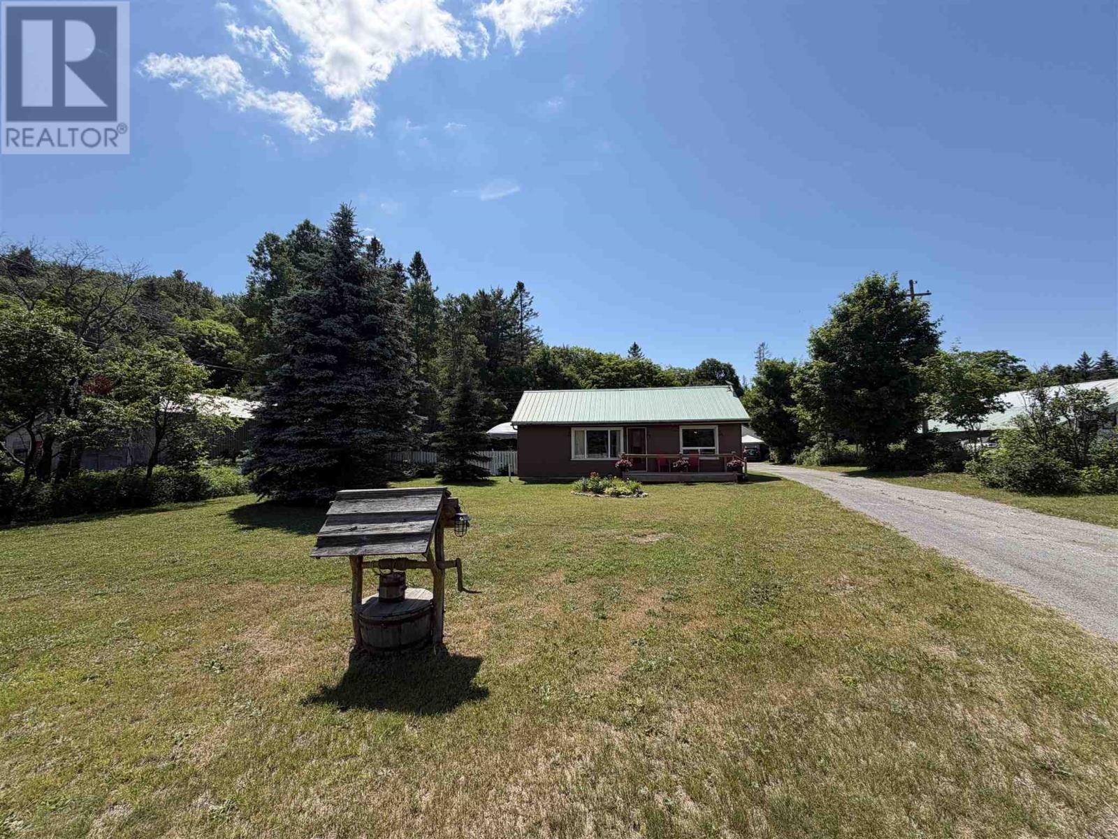 717 Highway 17 N, Aweres Township, Ontario  P6A 5K7 - Photo 3 - SM261822