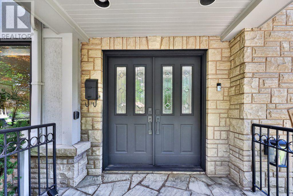 51 Princeton Road, Toronto, Ontario  M8X 2E3 - Photo 2 - W13551854