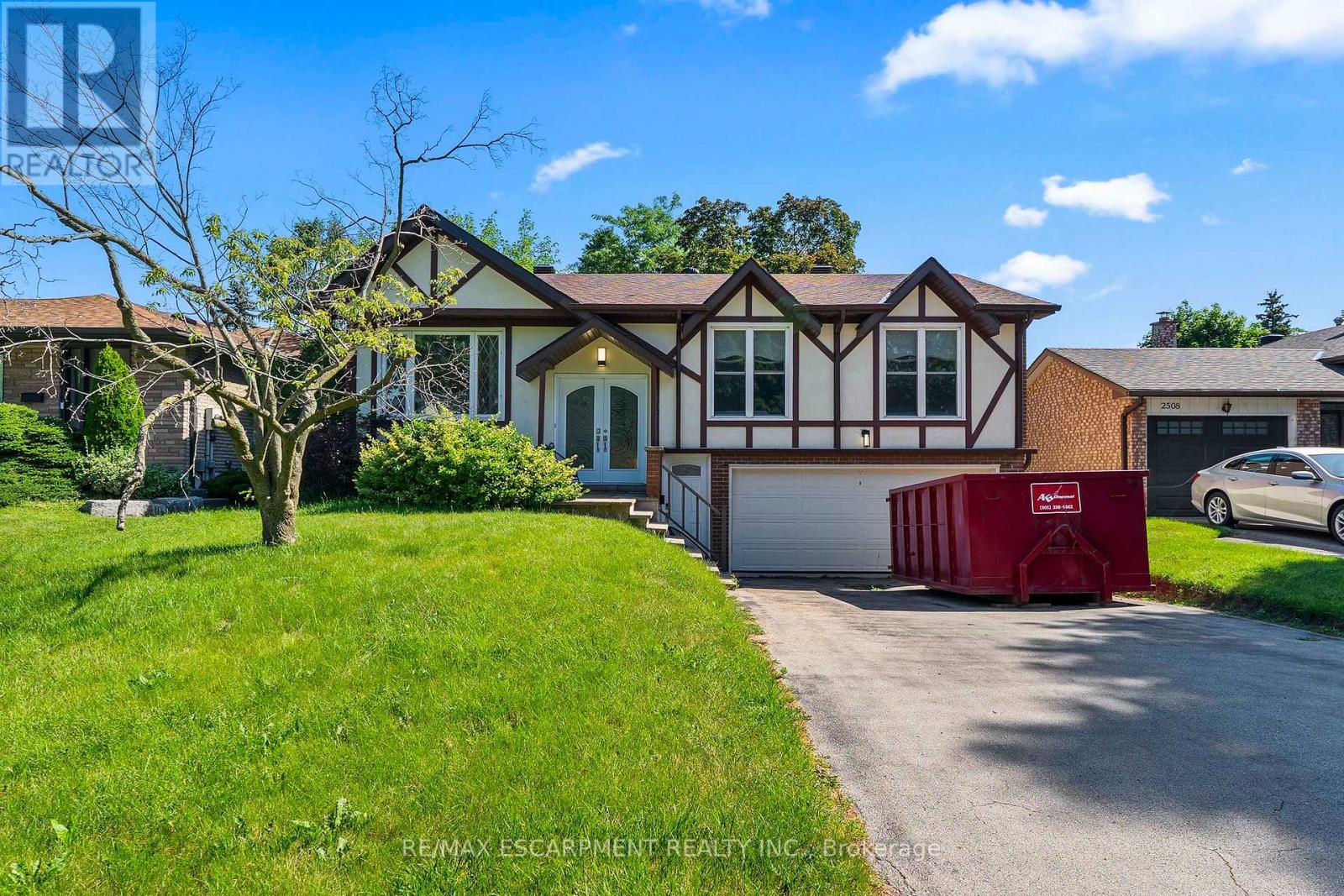 2506 YARMOUTH CRESCENT