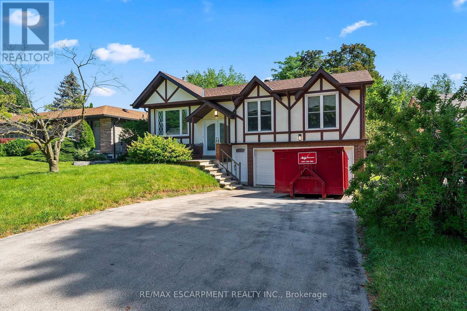 2506 Yarmouth Crescent, Oakville, Ontario  L6L 2M8 - Photo 2 - W13551864