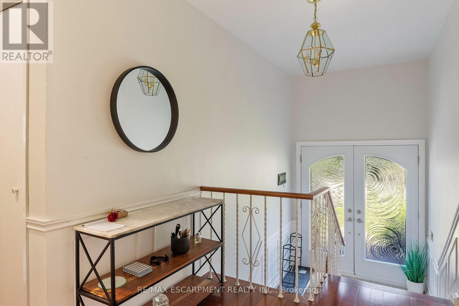 2506 Yarmouth Crescent, Oakville, Ontario  L6L 2M8 - Photo 4 - W13551864