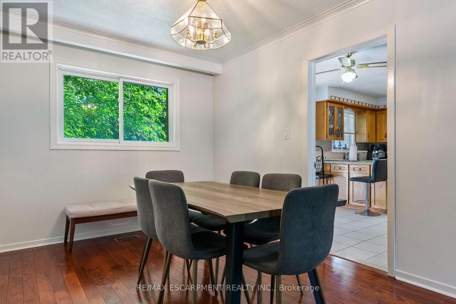 2506 Yarmouth Crescent, Oakville, Ontario  L6L 2M8 - Photo 9 - W13551864