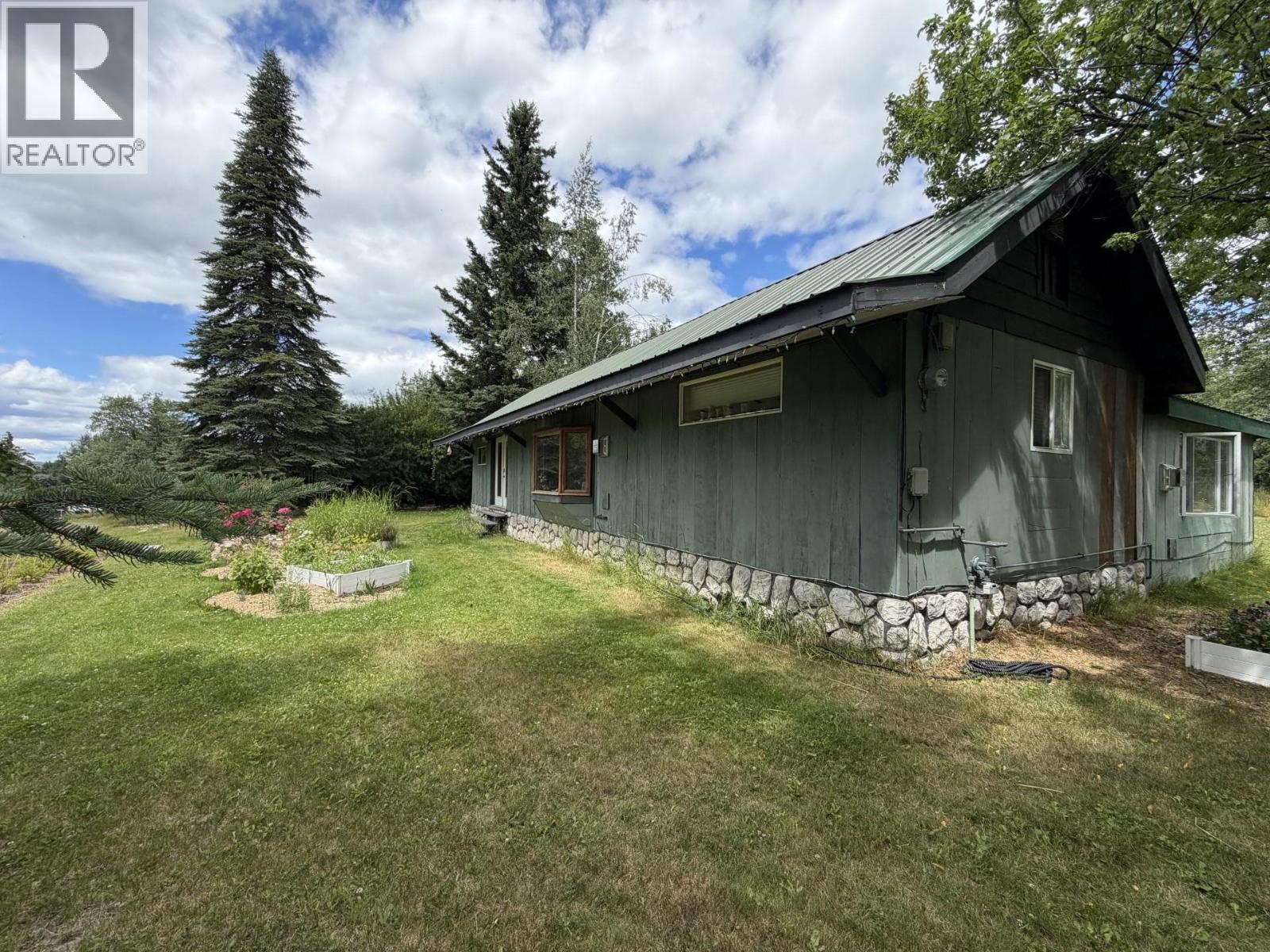 561 6th Avenue, Fort Fraser, British Columbia  V0J 1N0 - Photo 4 - R3144957