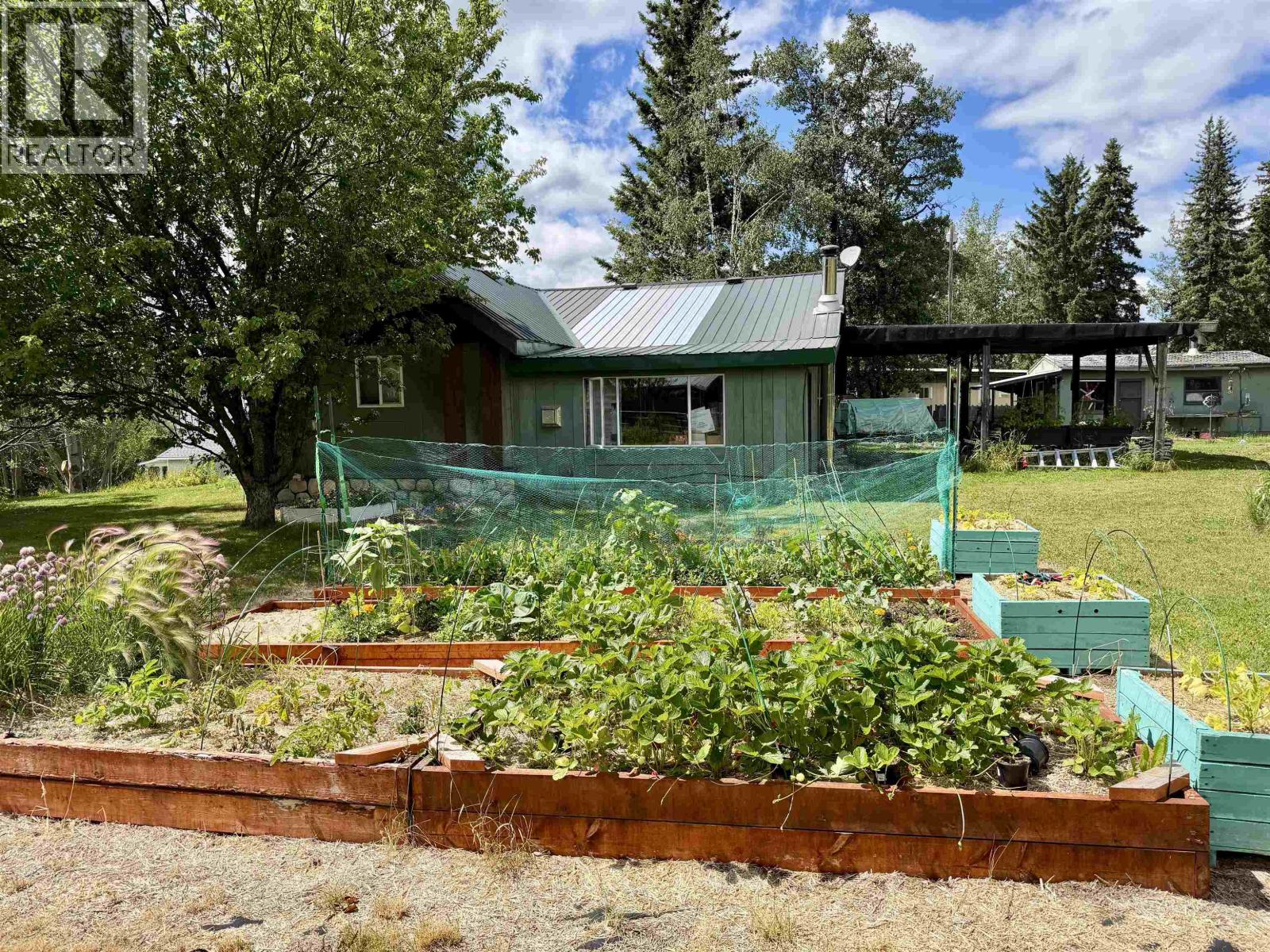 561 6th Avenue, Fort Fraser, British Columbia  V0J 1N0 - Photo 11 - R3144957