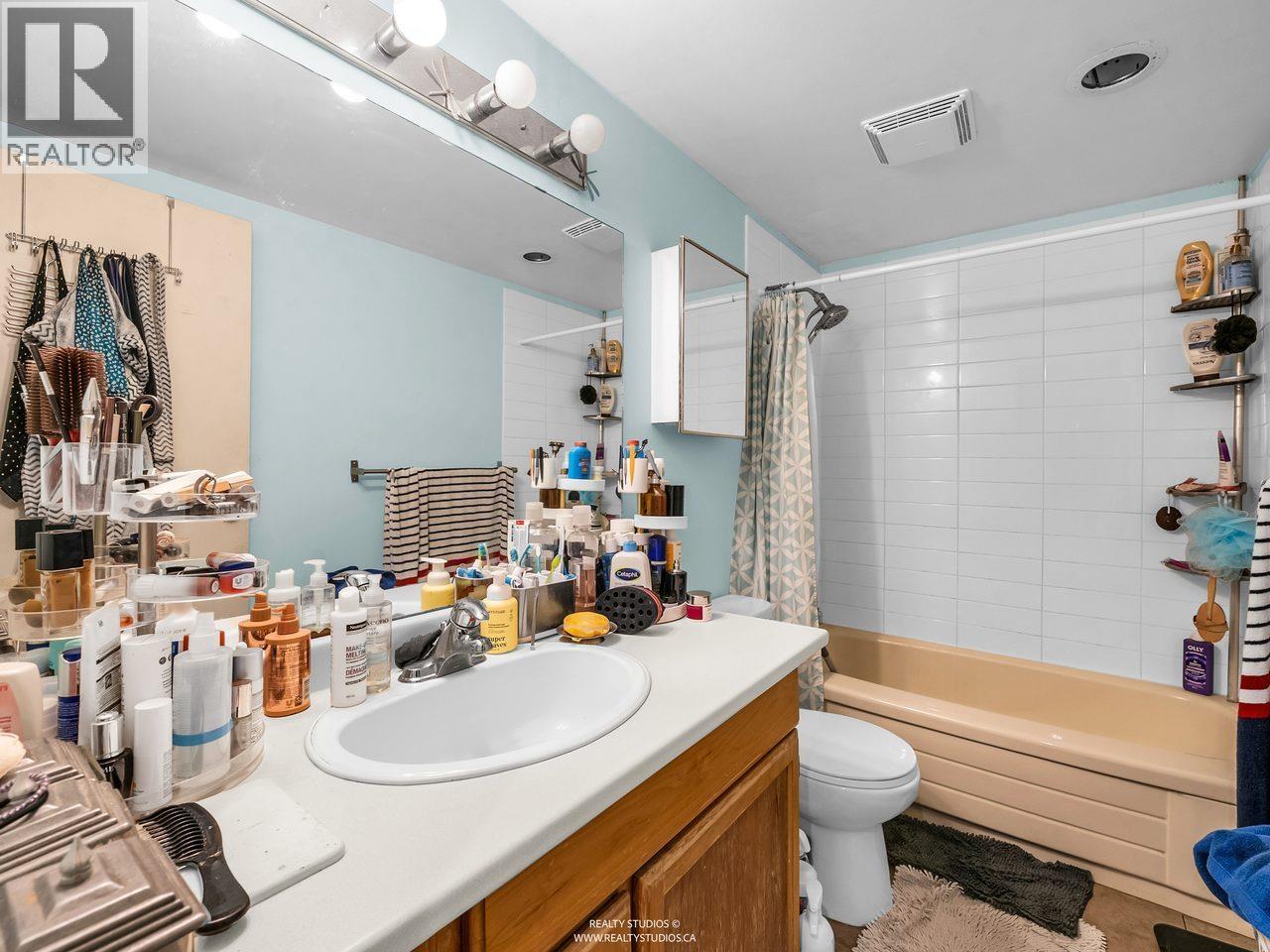 1330 W 7th Avenue, Vancouver, British Columbia  V6H 3W5 - Photo 11 - R3145000