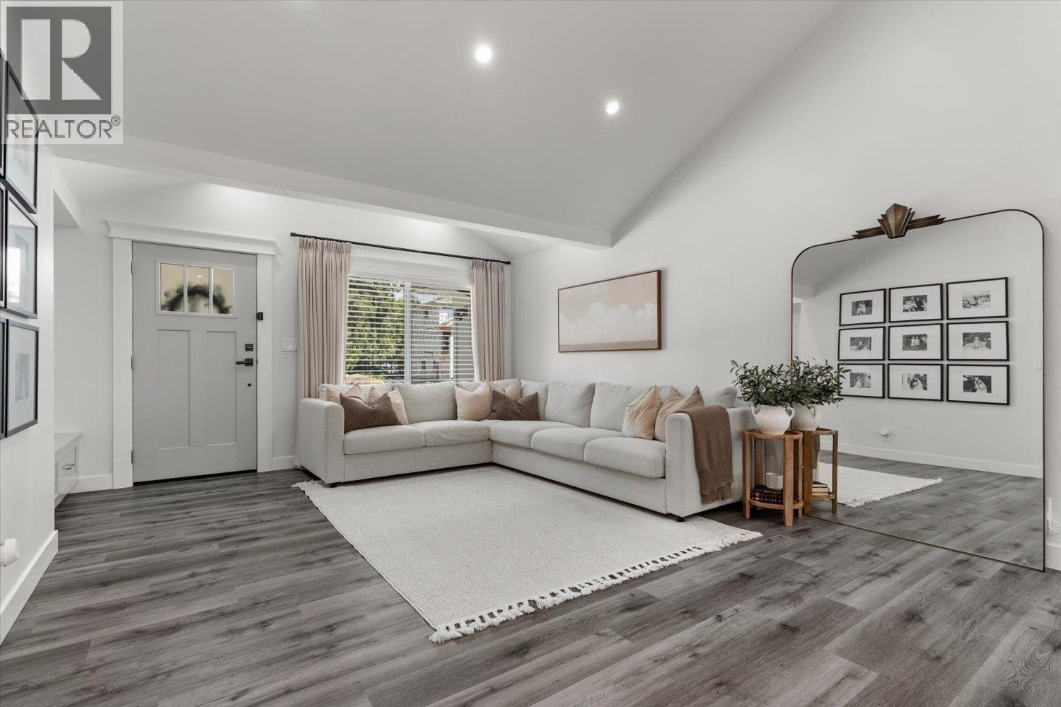 21730 River Road, Maple Ridge, British Columbia V2X 2B7 - Photo 8 - R3144979