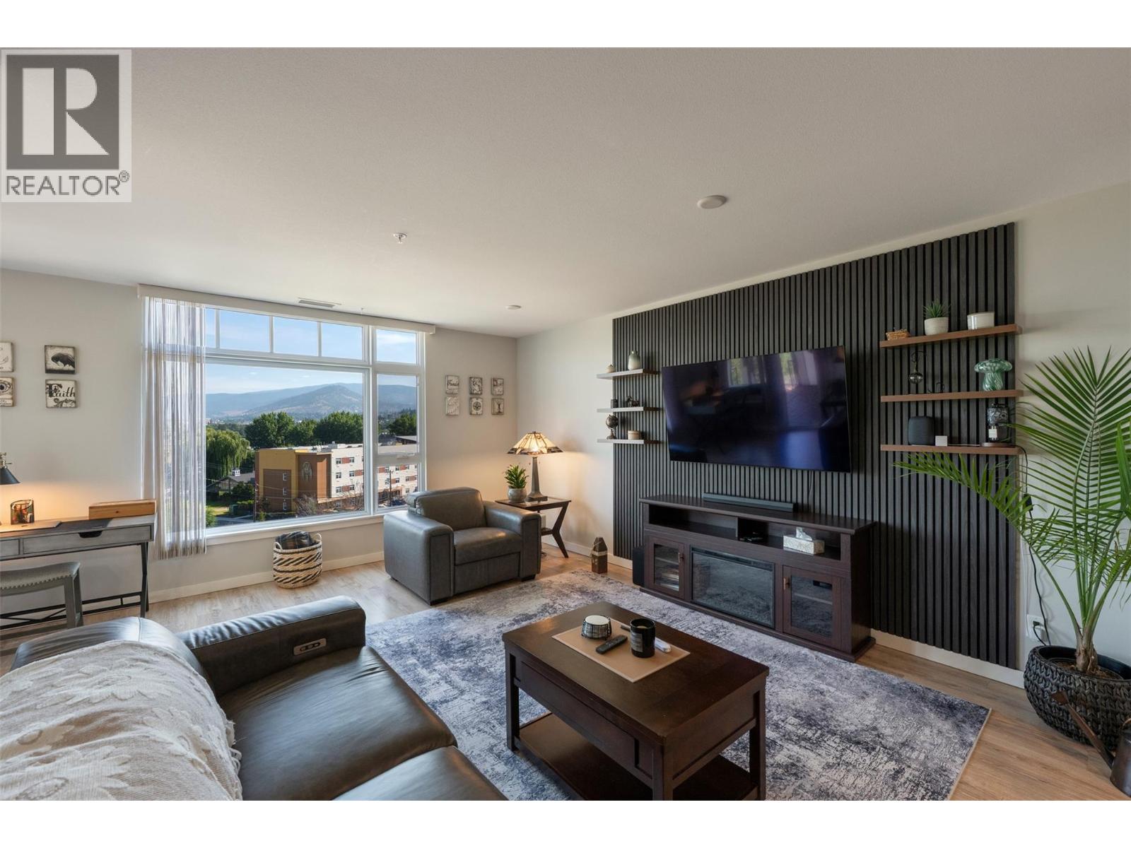3301 Skaha Lake Road Unit# 608, Penticton, British Columbia  V2A 6G6 - Photo 2 - 10393632
