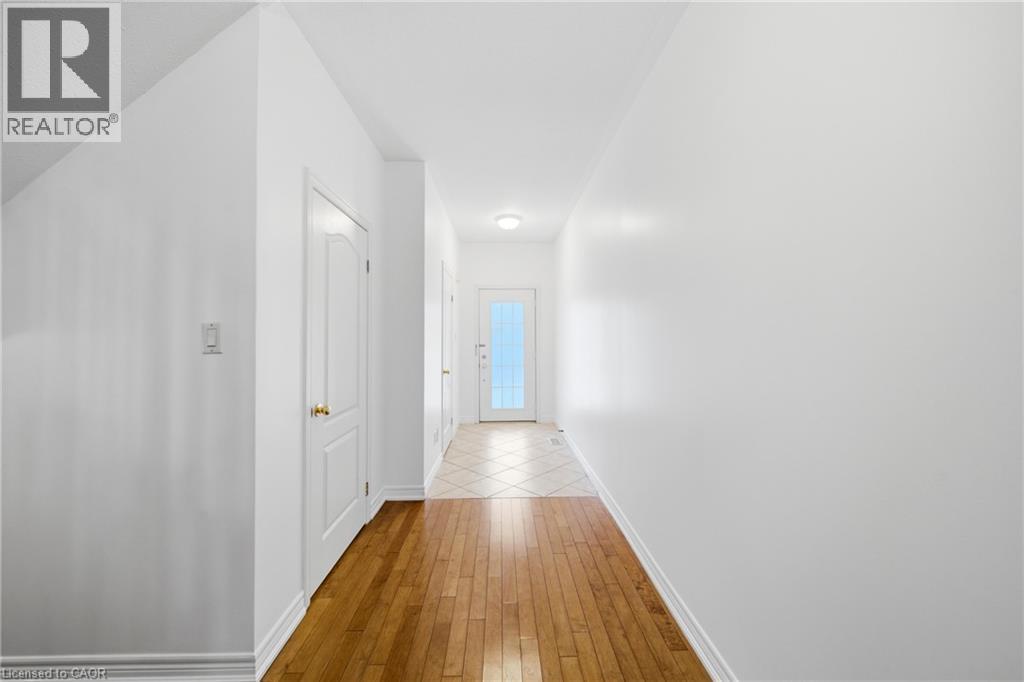 441 Stonehenge Drive Unit# 32, Ancaster, Ontario  L9K 0A2 - Photo 10 - 40847200