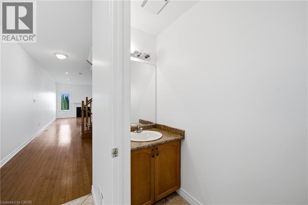 441 Stonehenge Drive Unit# 32, Ancaster, Ontario  L9K 0A2 - Photo 11 - 40847200