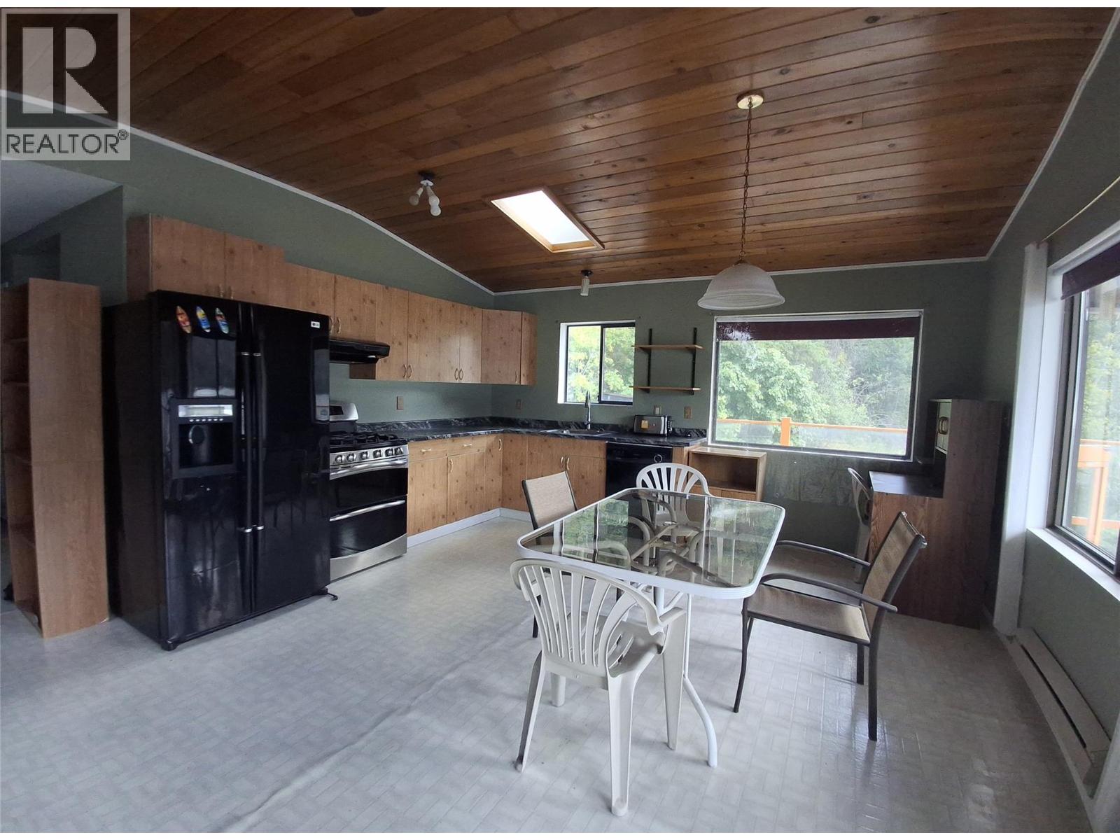 2327 Chief Atahm Drive, Chase, British Columbia  V0E 1M2 - Photo 4 - 10394404