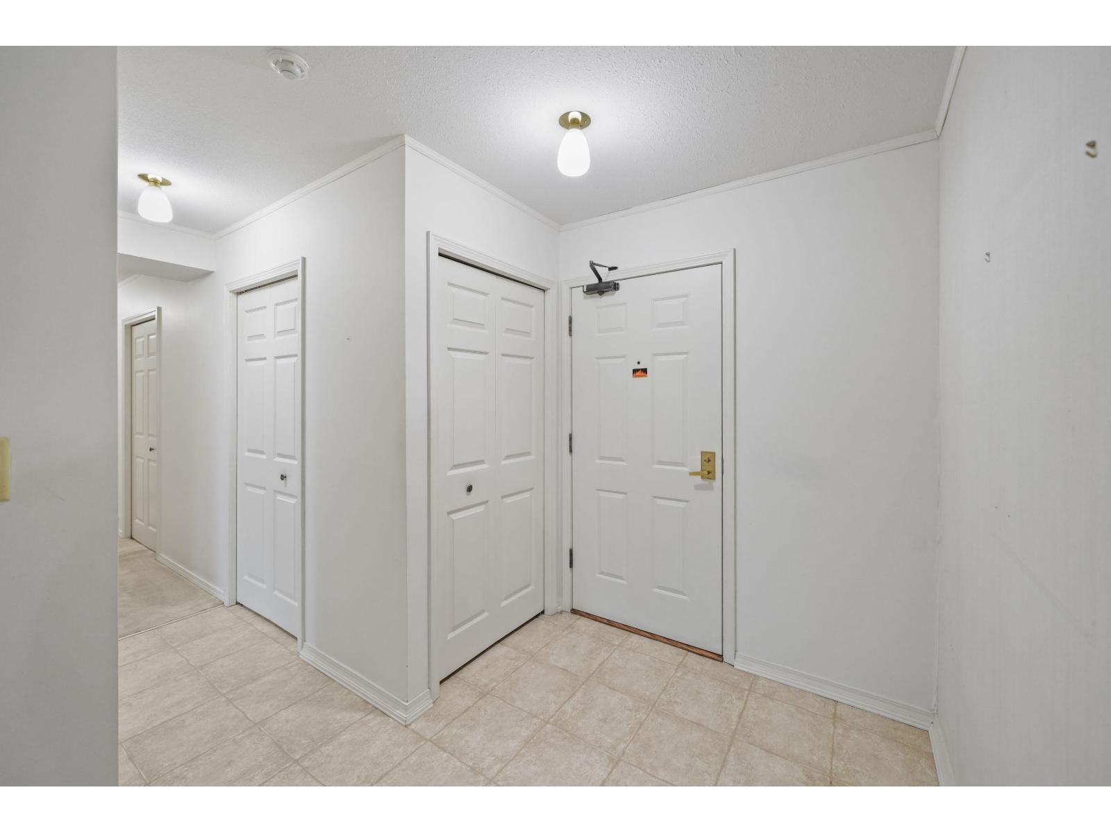 405 1350 Vidal Street, White Rock, British Columbia  V4B 5G6 - Photo 2 - R3144920