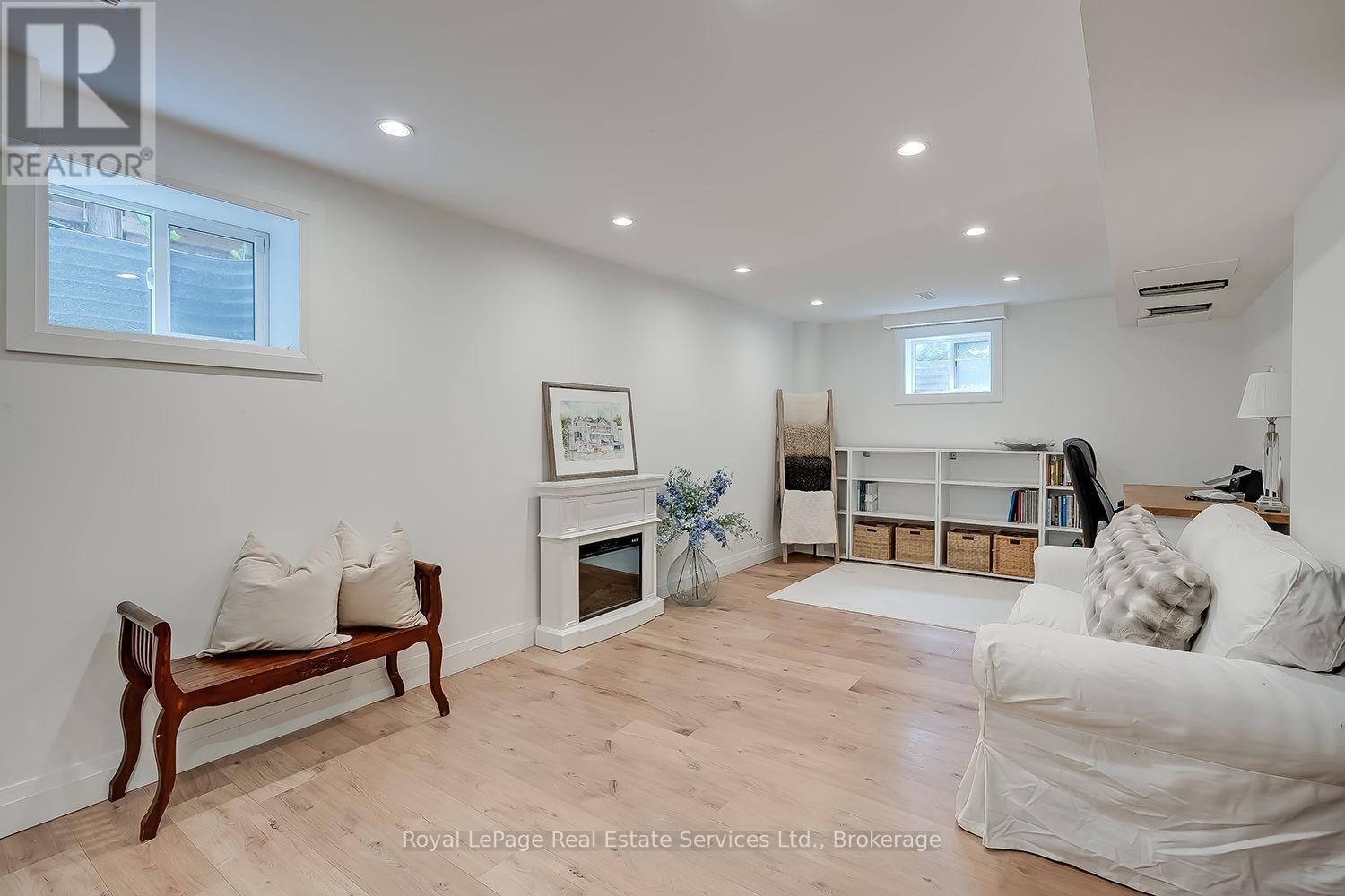 1484 Princeton Crescent, Oakville, Ontario  L6H 4H3 - Photo 25 - W13551904