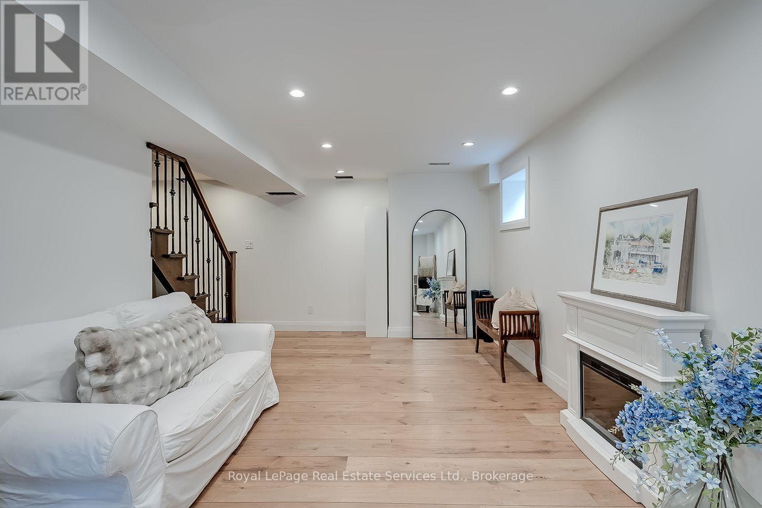 1484 Princeton Crescent, Oakville, Ontario  L6H 4H3 - Photo 27 - W13551904