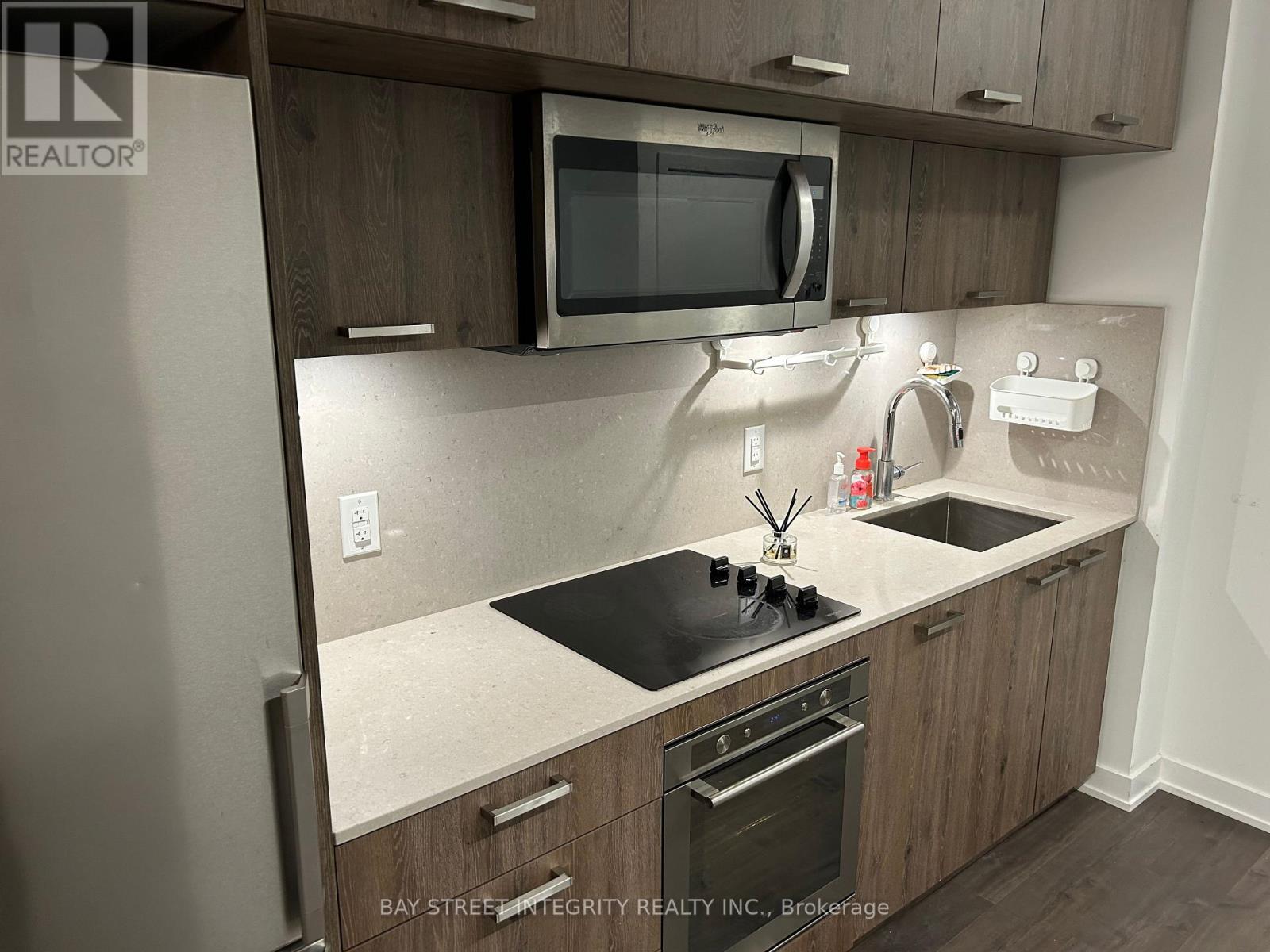 1009 - 50 Mccaul Street, Toronto, Ontario  M5T 1V9 - Photo 3 - C13551928