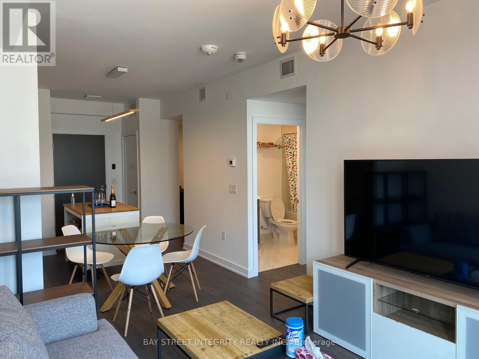 1009 - 50 Mccaul Street, Toronto, Ontario  M5T 1V9 - Photo 6 - C13551928