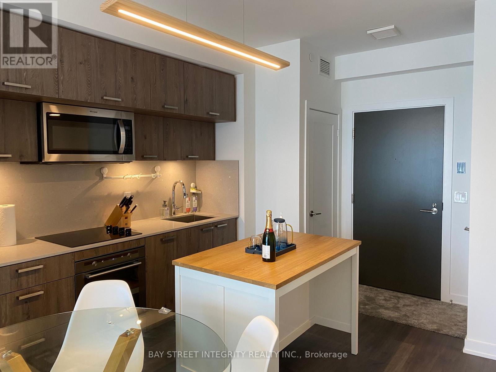 1009 - 50 Mccaul Street, Toronto, Ontario  M5T 1V9 - Photo 8 - C13551928
