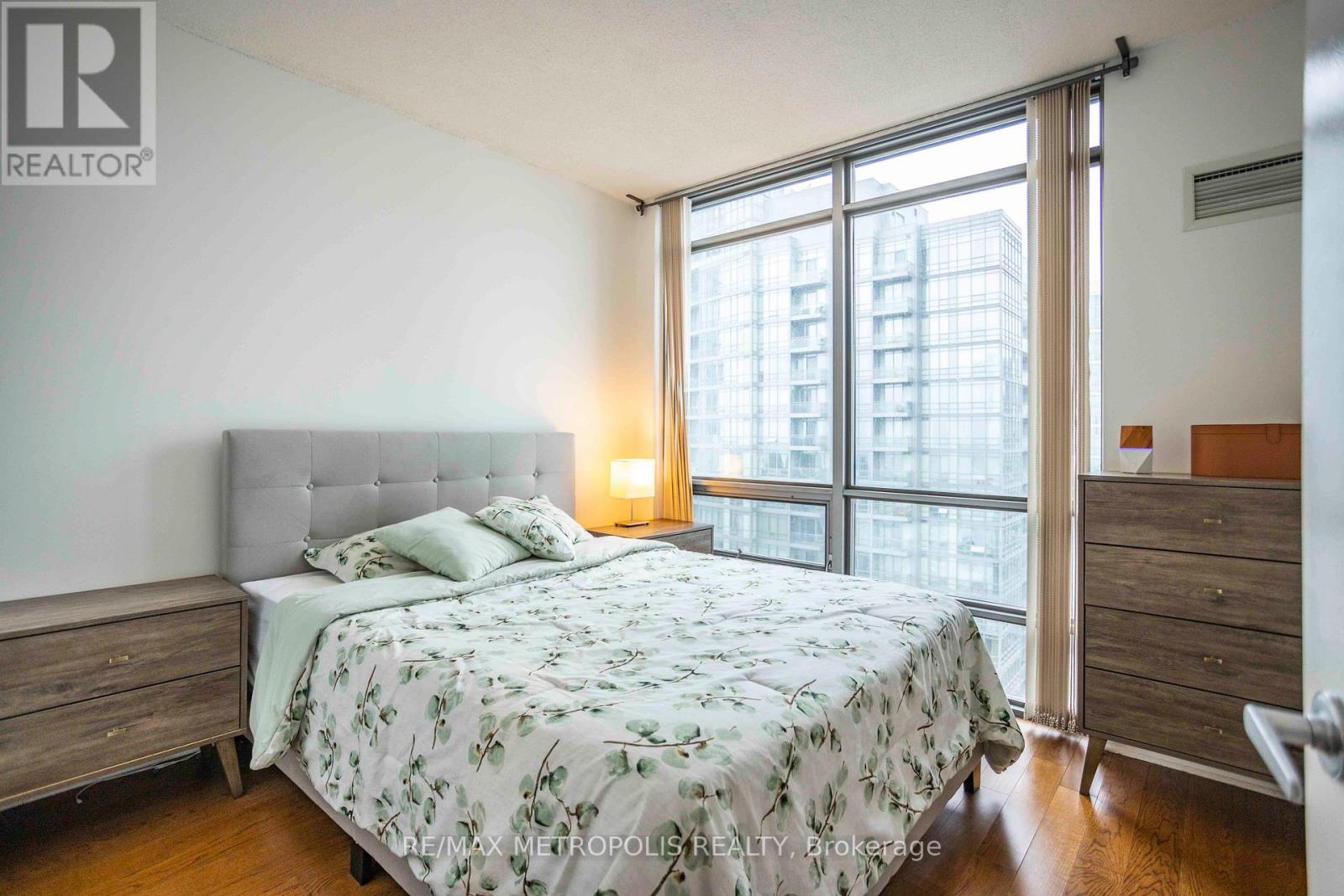 2510 - 5 Mariner Terrace, Toronto, Ontario  M5V 3V6 - Photo 10 - C13551964