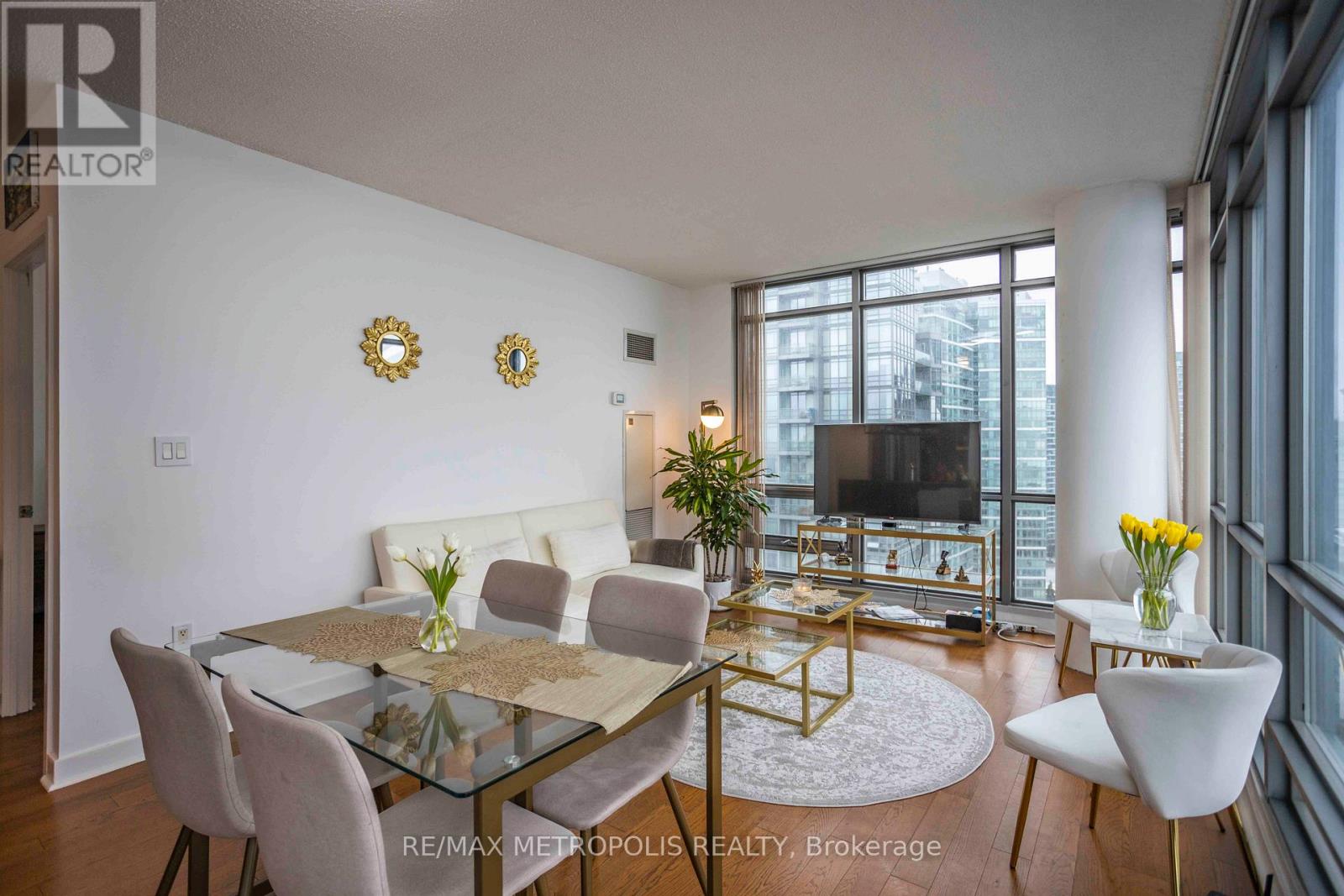 2510 - 5 Mariner Terrace, Toronto, Ontario  M5V 3V6 - Photo 2 - C13551964