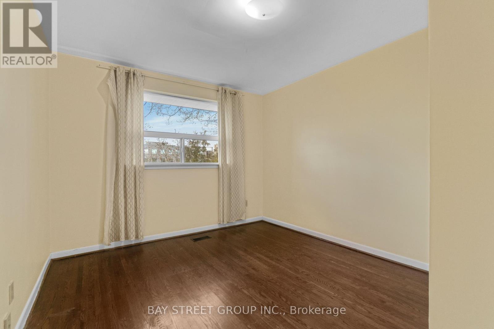 Upper - 40 Bellbury Crescent, Toronto (Don Valley Village), Ontario  M2J 2J8 - Photo 15 - C13551974