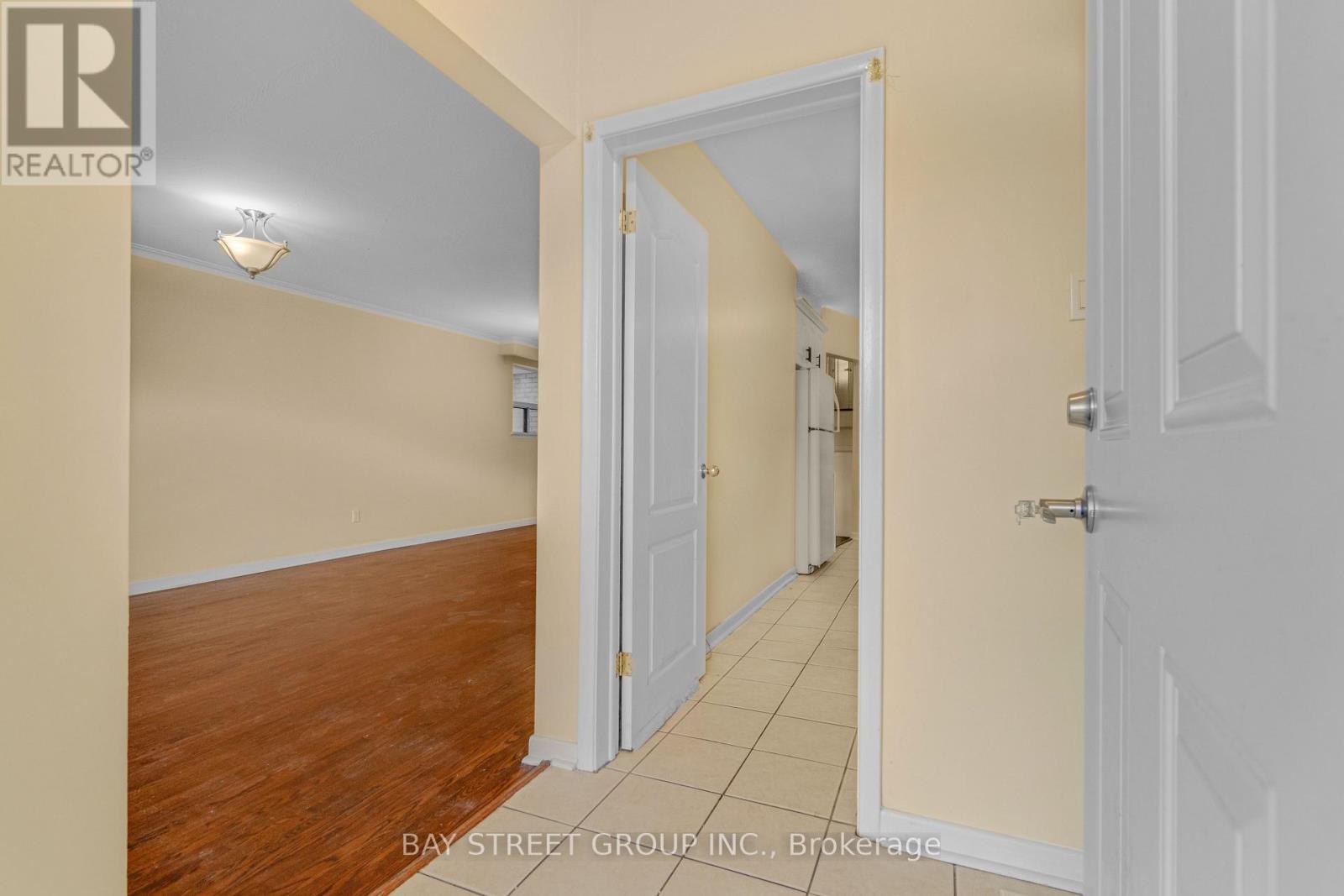 Upper - 40 Bellbury Crescent, Toronto (Don Valley Village), Ontario  M2J 2J8 - Photo 4 - C13551974