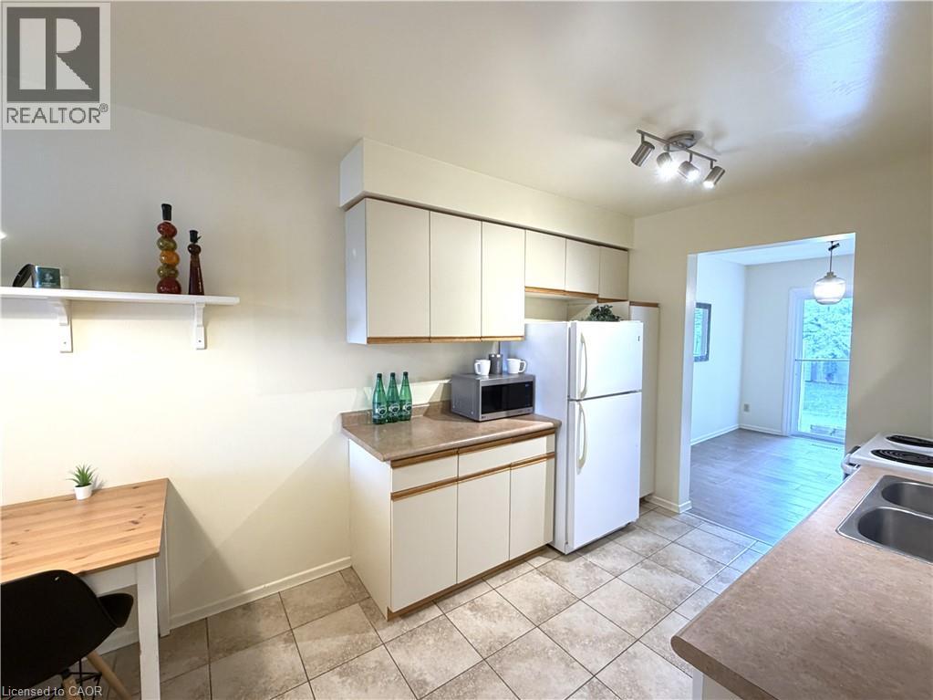395 Kingscourt Drive Unit# 4, Waterloo, Ontario  N2K 3R4 - Photo 6 - 40847218