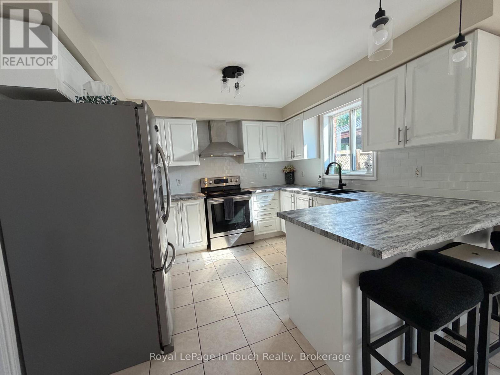 384 Keller Drive, Midland, Ontario  L4R 0A7 - Photo 5 - S13552012