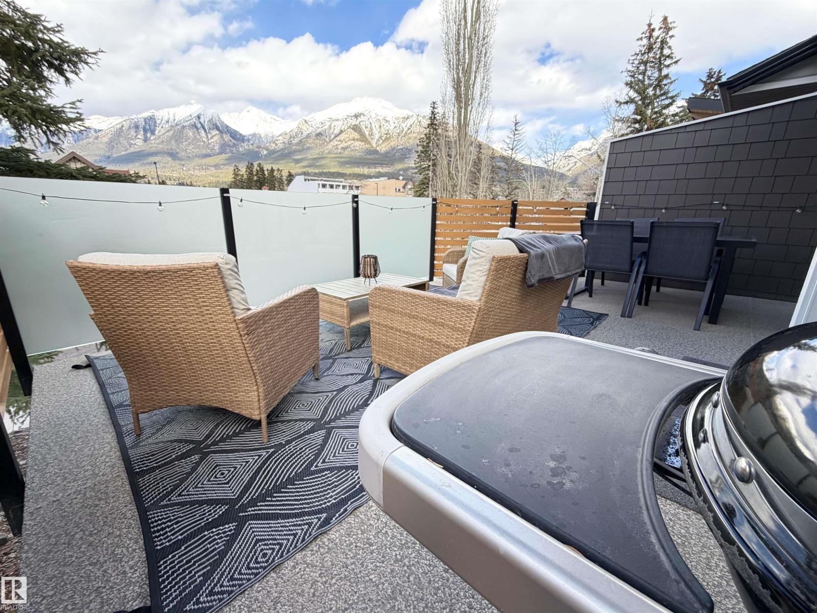 729 7th ST, Canmore, Alberta
