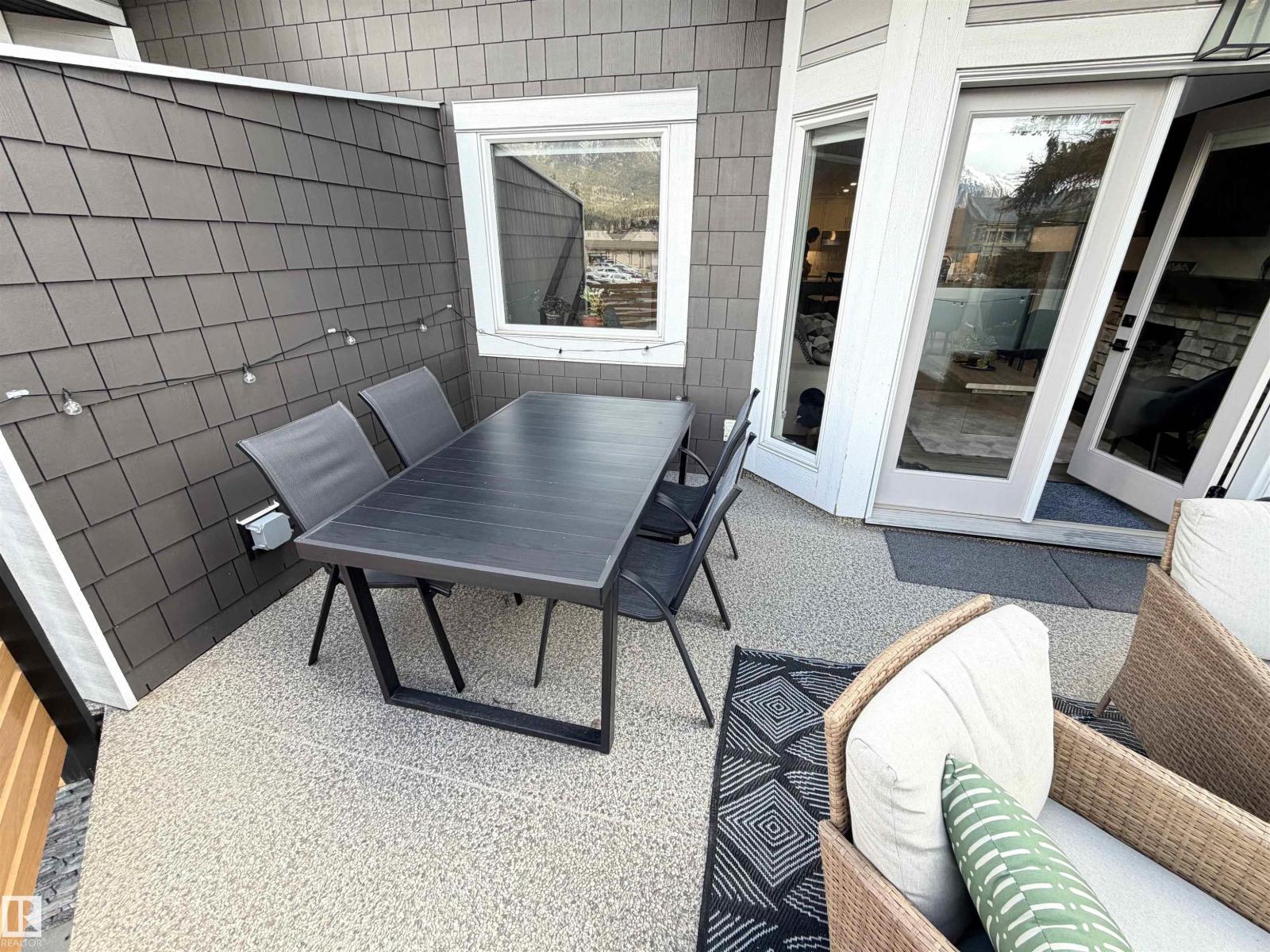 729 7th St, Canmore, Alberta  T1W 2C3 - Photo 10 - E4498331