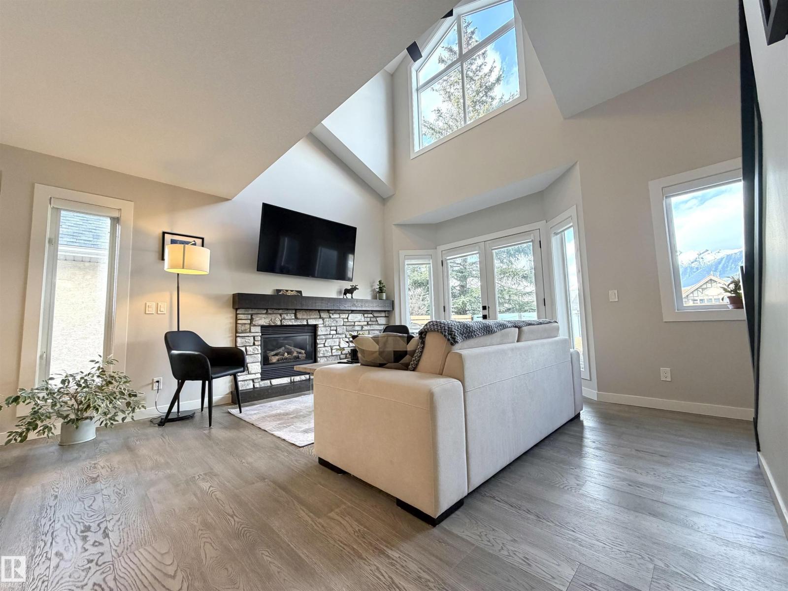 729 7th St, Canmore, Alberta  T1W 2C3 - Photo 14 - E4498331