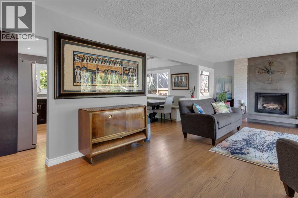 157 Wildwood Drive Sw, Calgary, Alberta  T3C 3C7 - Photo 4 - A2322249