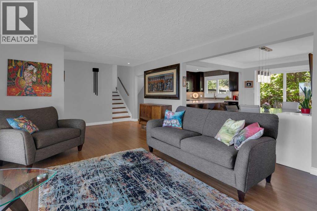 157 Wildwood Drive Sw, Calgary, Alberta  T3C 3C7 - Photo 7 - A2322249