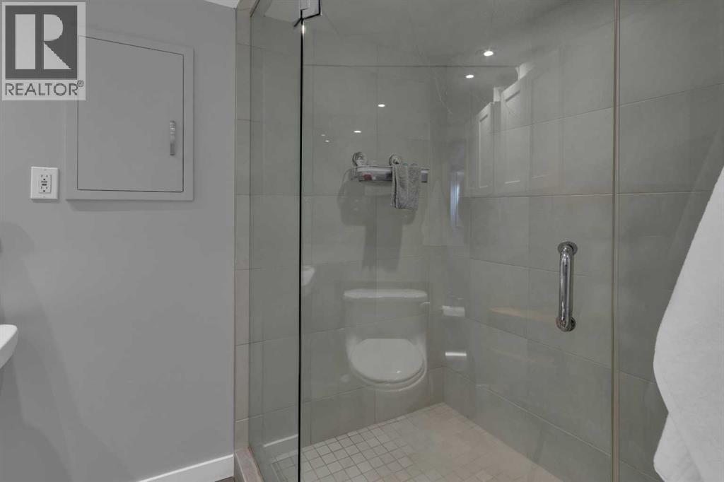 157 Wildwood Drive Sw, Calgary, Alberta  T3C 3C7 - Photo 24 - A2322249