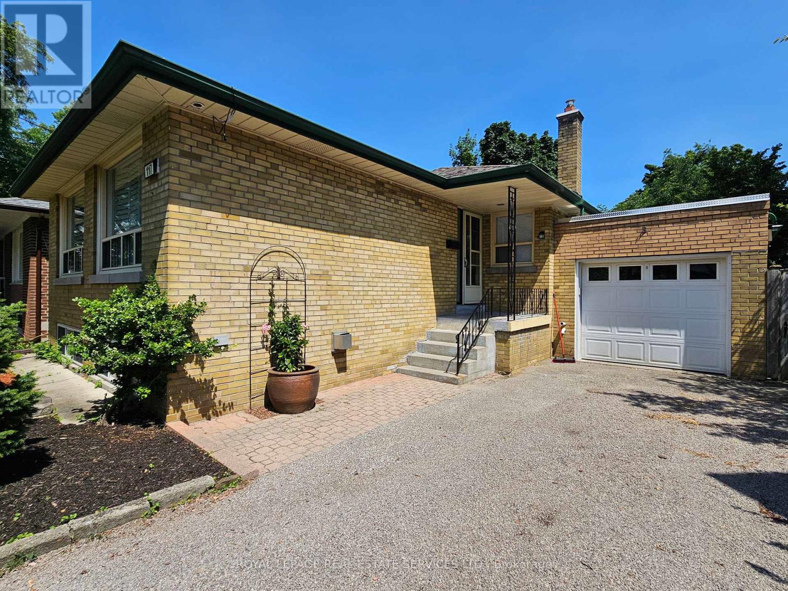 117 WESTROSE AVENUE, Toronto, Ontario