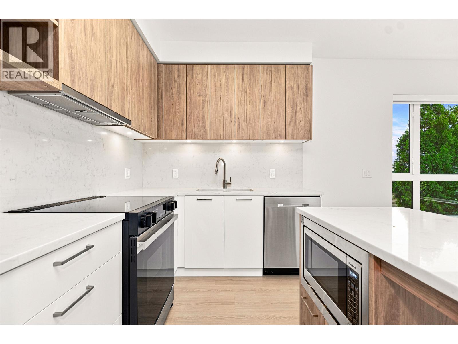 229 82 First Street, New Westminster, British Columbia V3L 0L8 - Photo 18 - R3145245