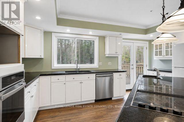 93 Ronald Avenue, Tiny, Ontario  L0L 1P1 - Photo 10 - S13551900