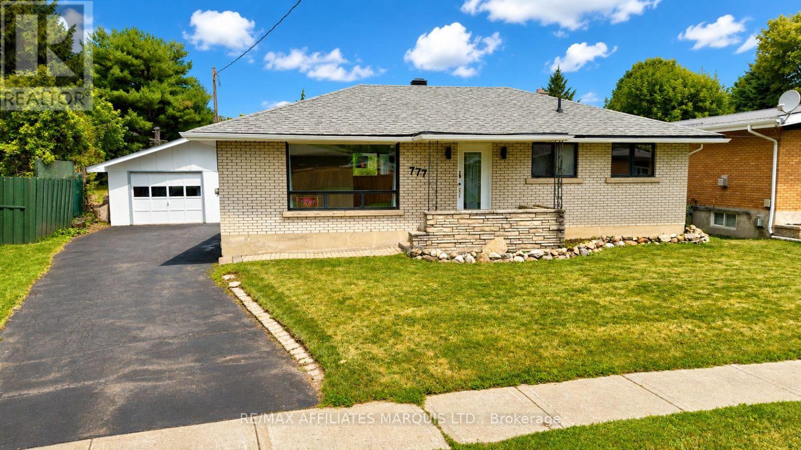 777 SANDFIELD CRESCENT, Cornwall, Ontario