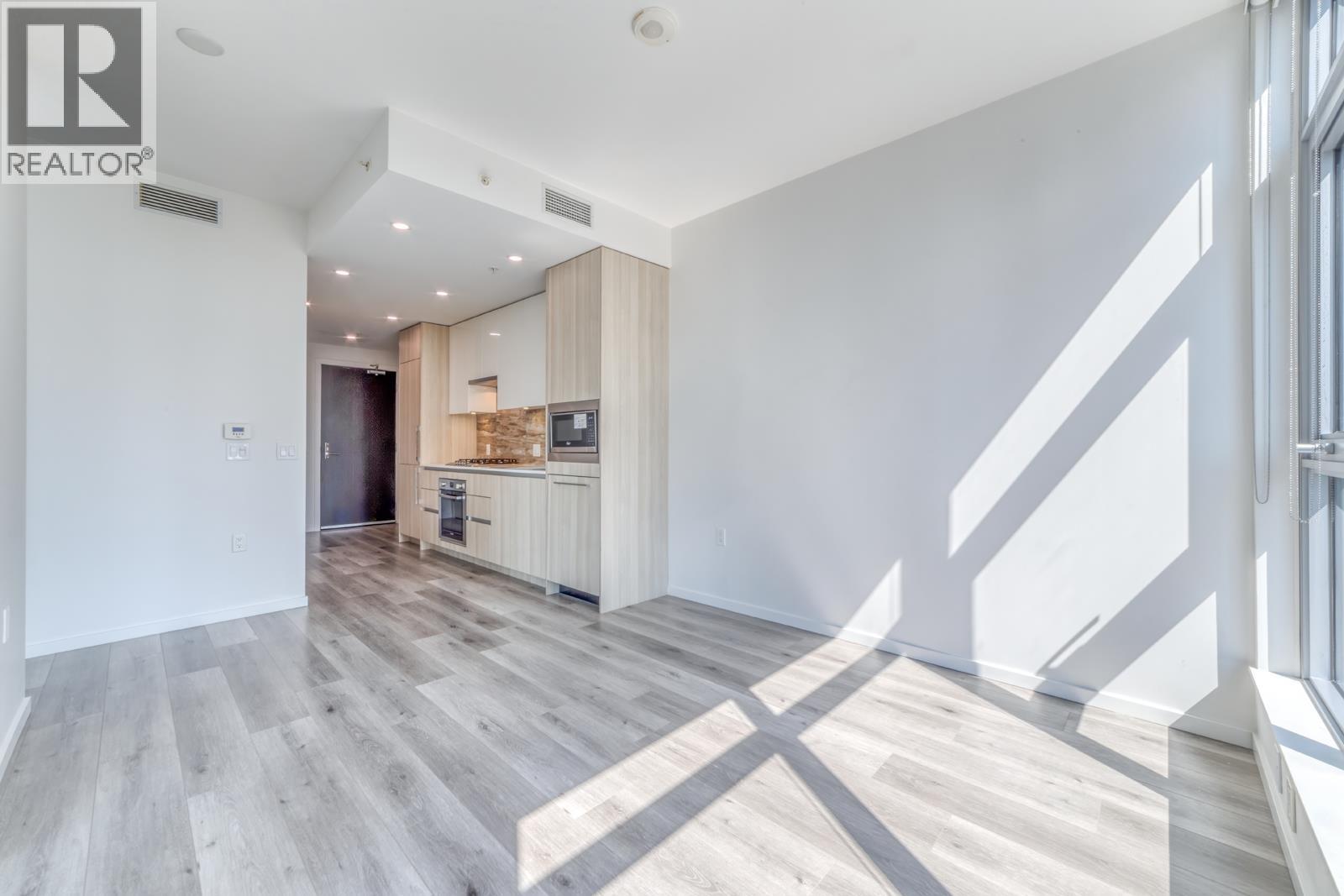 703 1888 GILMORE AVENUE — photo 13