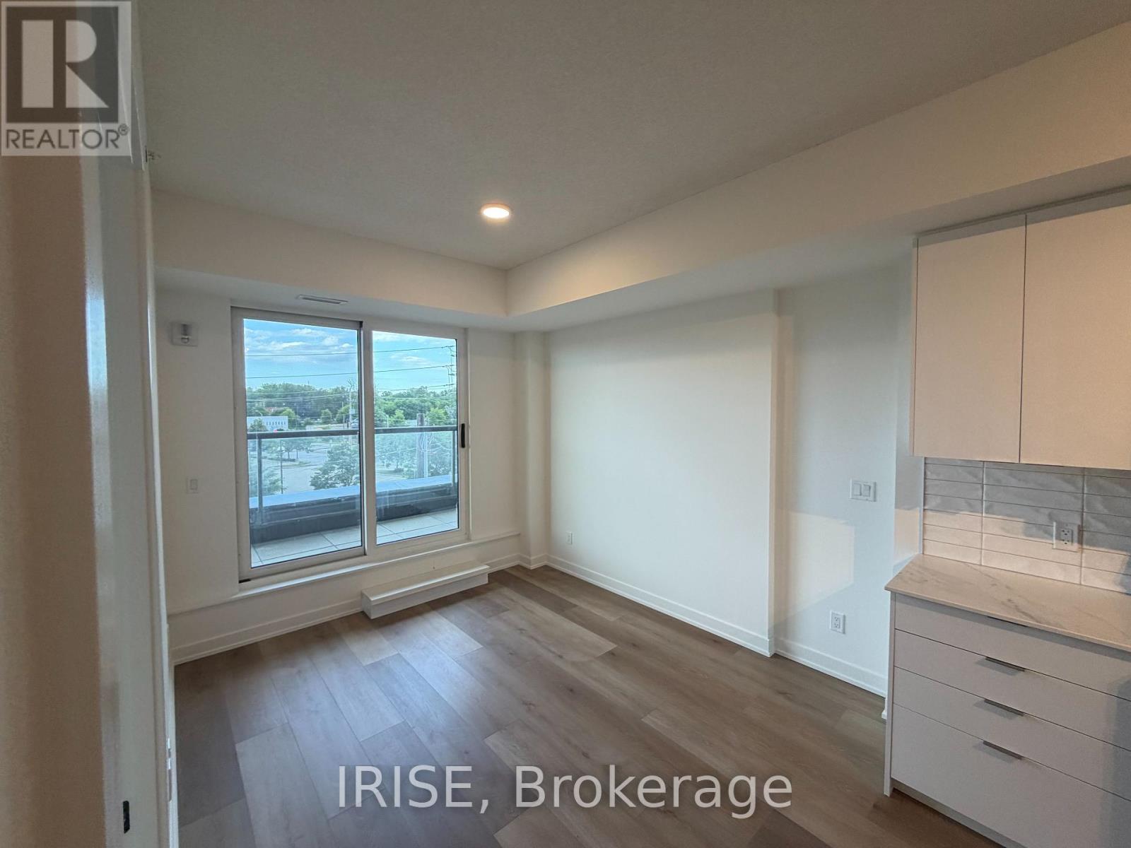 304 - 33 ERIE AVENUE - Photo 3