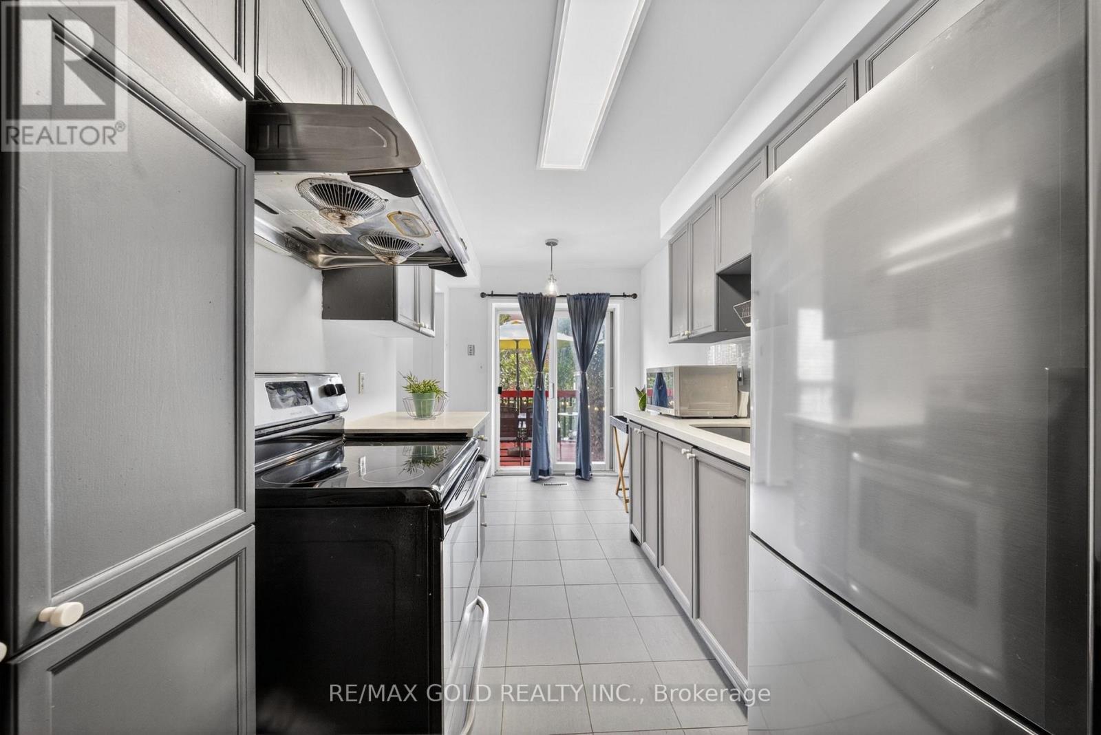 949 Blizzard Road, Mississauga, Ontario  L5V 1T1 - Photo 16 - W13513820