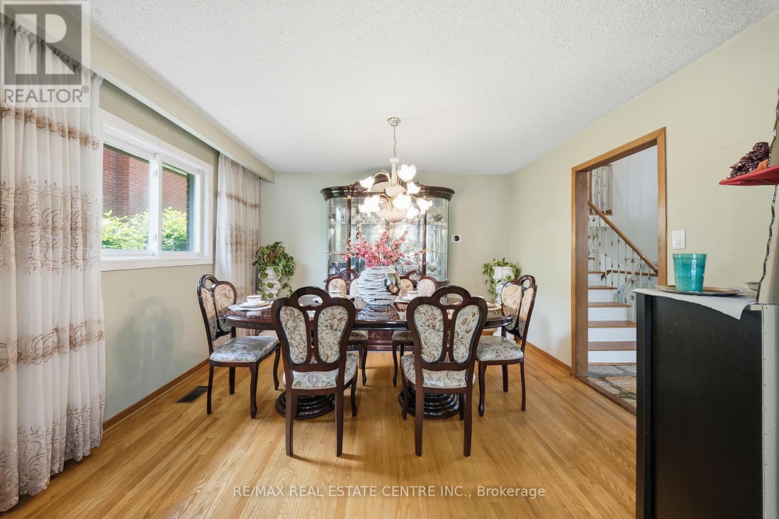 4 Manorcrest Street, Brampton, Ontario  L6S 2W9 - Photo 10 - W13552140