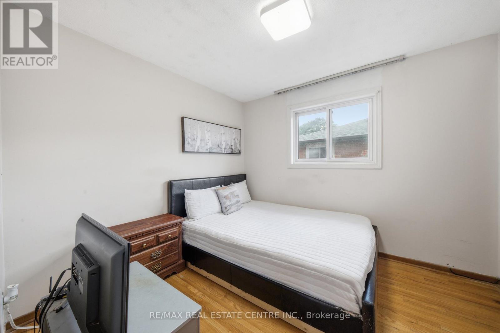 4 Manorcrest Street, Brampton, Ontario  L6S 2W9 - Photo 18 - W13552140
